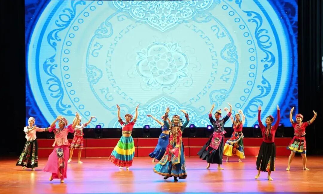 弘扬抗战精神 共筑国防长城——文艺志愿服务走进武警部队演出 第14张