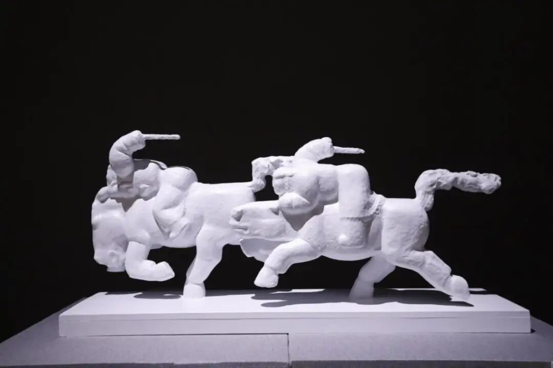 首届青年雕塑作品展览，内蒙古入选的有→ 第11张