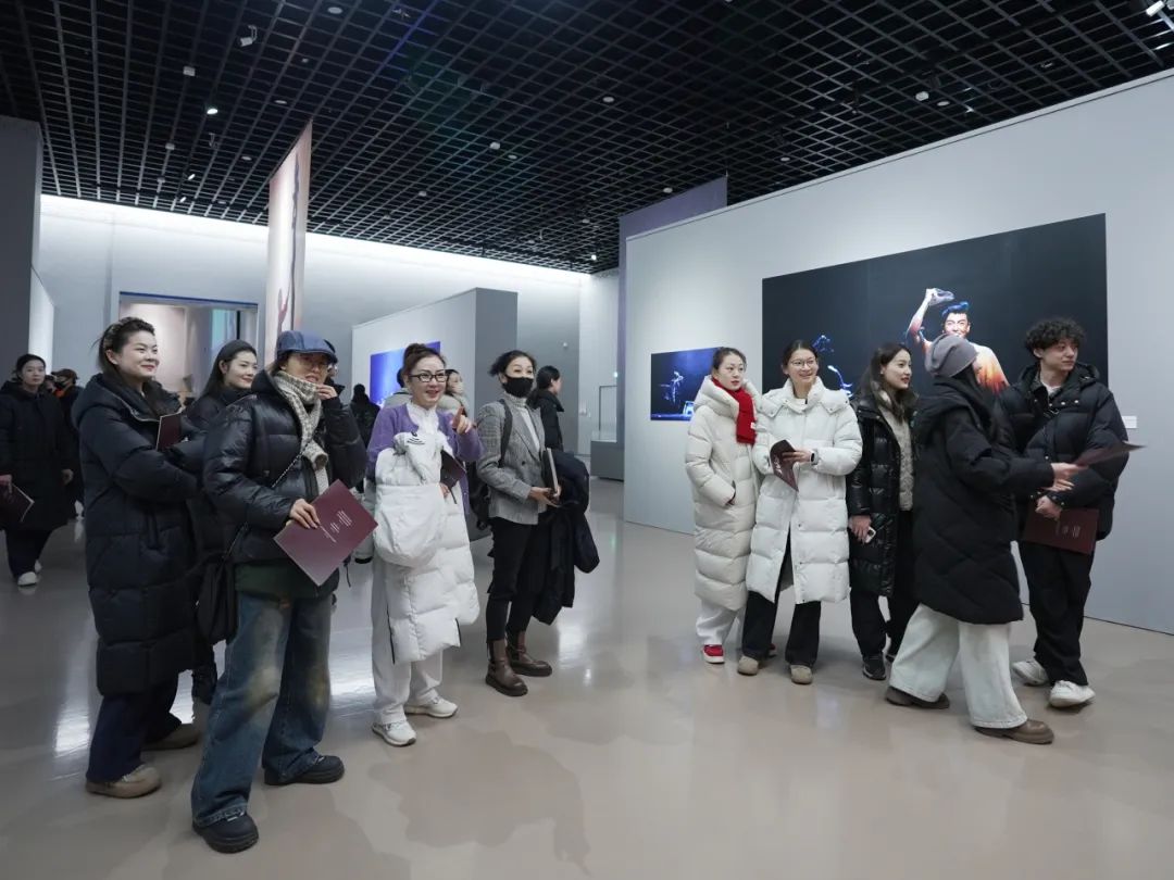 内蒙古舞蹈家协会舞蹈影像成果展在内蒙古美术馆开展 第11张