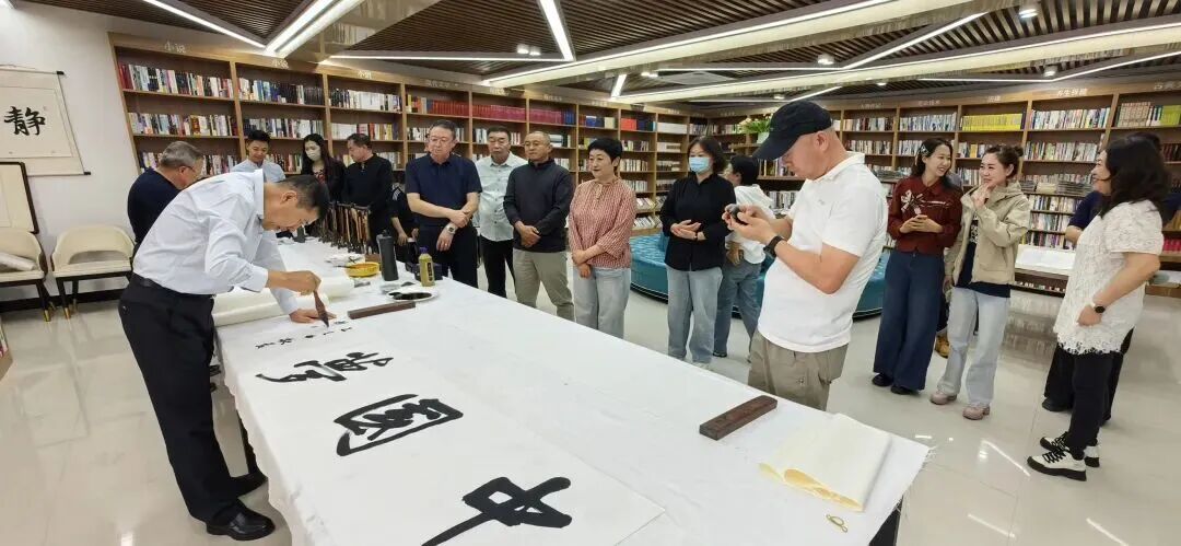 庆国庆 迎中秋｜内蒙古各级文联组织开展主题活动 第6张