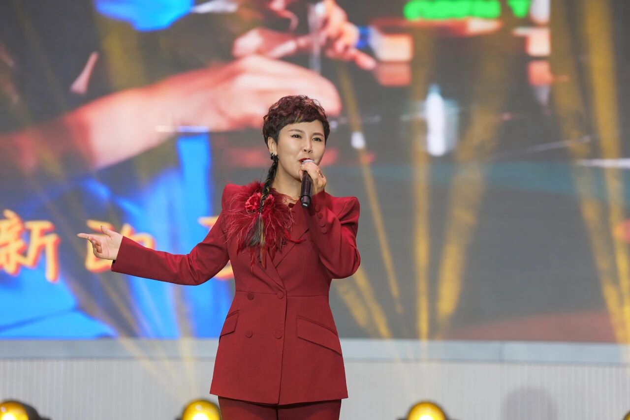 “感党恩 听党话 跟党走”送欢笑·曲艺、杂技走进内蒙古大学圆满落幕 第8张