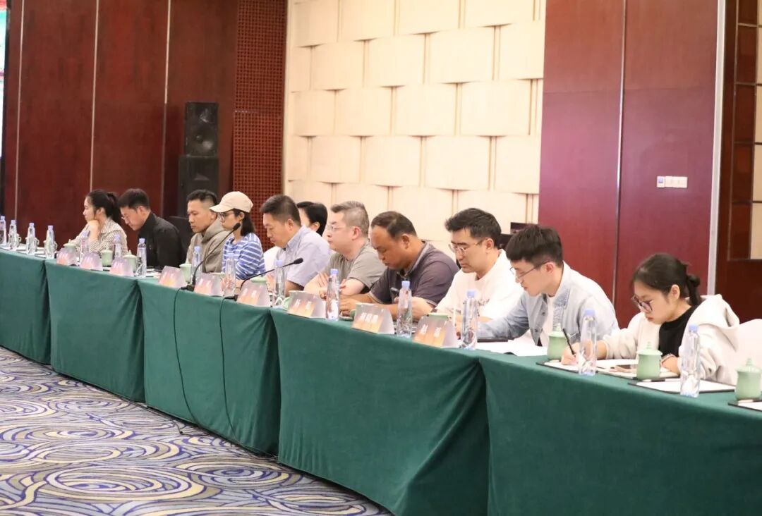 第十四届中国舞蹈荷花奖当代舞、现代舞评奖工作对接会在呼和浩特召开 第5张