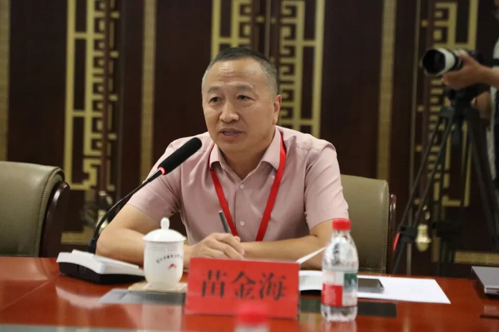 “中华民歌 唱响北疆”2025民歌艺术交流座谈会在乌海市举办 第6张