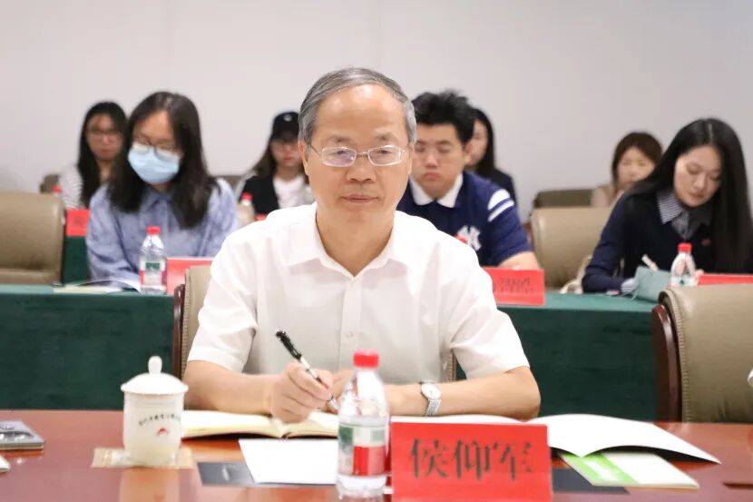 “中华民歌 唱响北疆”2025民歌艺术交流座谈会在乌海市举办 第2张