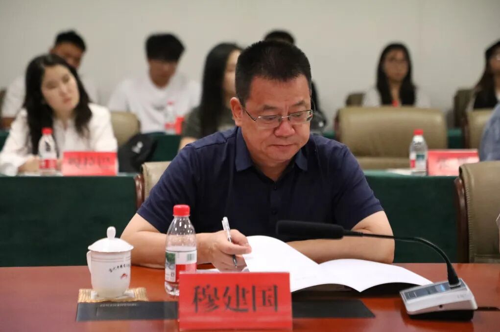 “中华民歌 唱响北疆”2025民歌艺术交流座谈会在乌海市举办 第4张