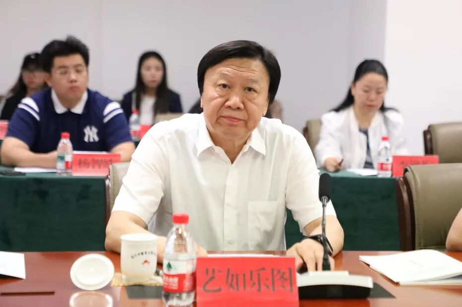 “中华民歌 唱响北疆”2025民歌艺术交流座谈会在乌海市举办 第3张