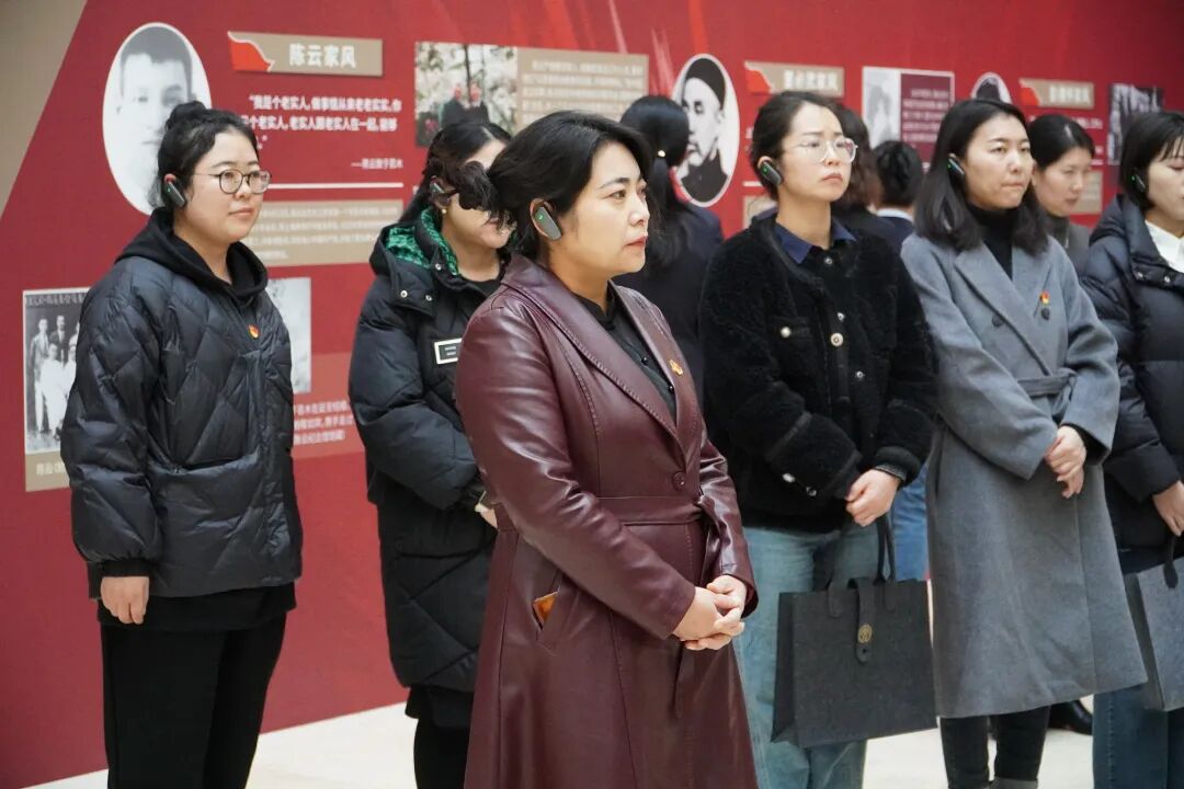 内蒙古文联与内蒙古档案馆联合开展主题党日活动 第4张