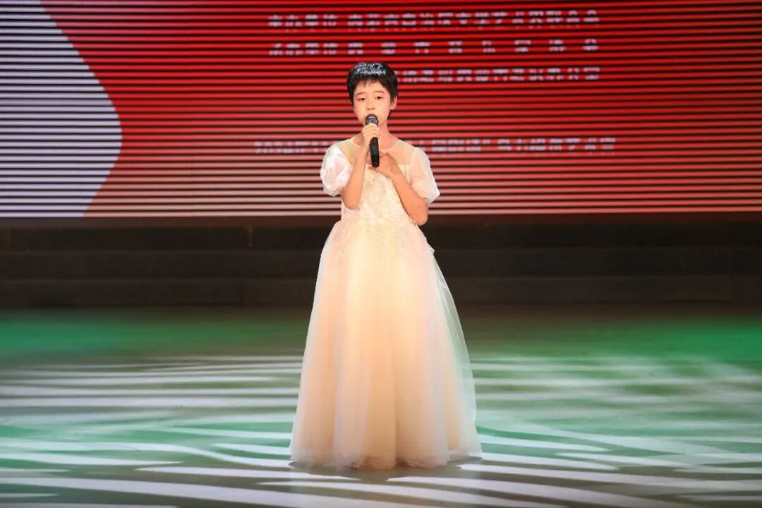 2024年内蒙古自治区少儿歌曲展演在呼和浩特市拉开帷幕 第8张