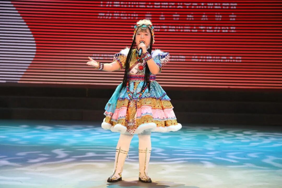 2024年内蒙古自治区少儿歌曲展演在呼和浩特市拉开帷幕 第15张