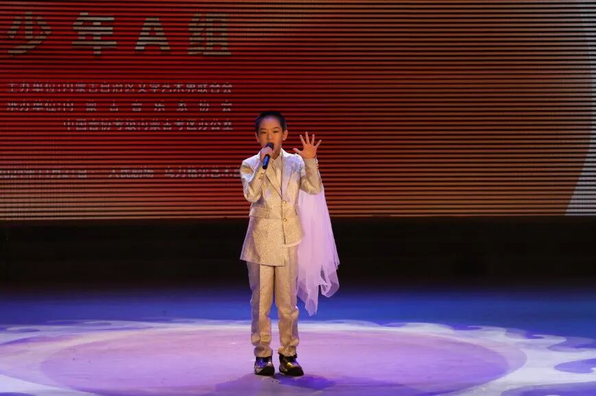 2024年内蒙古自治区少儿歌曲展演在呼和浩特市拉开帷幕 第3张