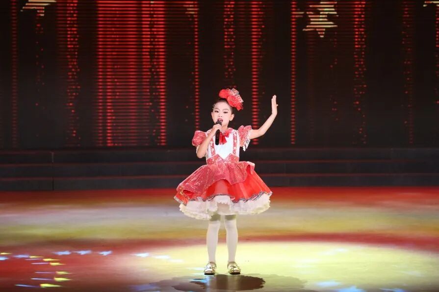 2024年内蒙古自治区少儿歌曲展演在呼和浩特市拉开帷幕 第4张