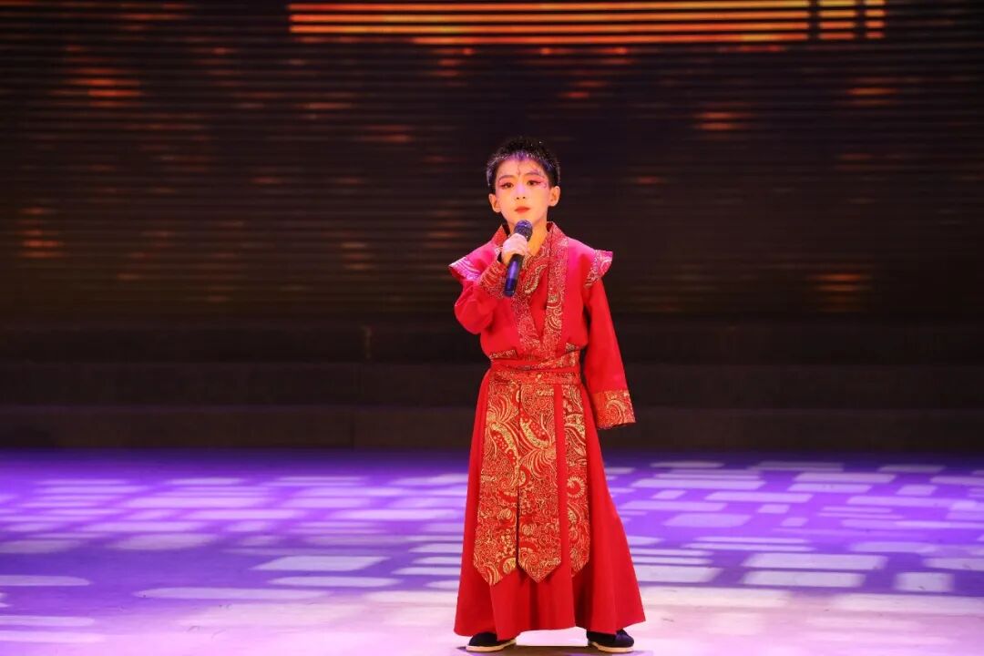 2024年内蒙古自治区少儿歌曲展演在呼和浩特市拉开帷幕 第13张
