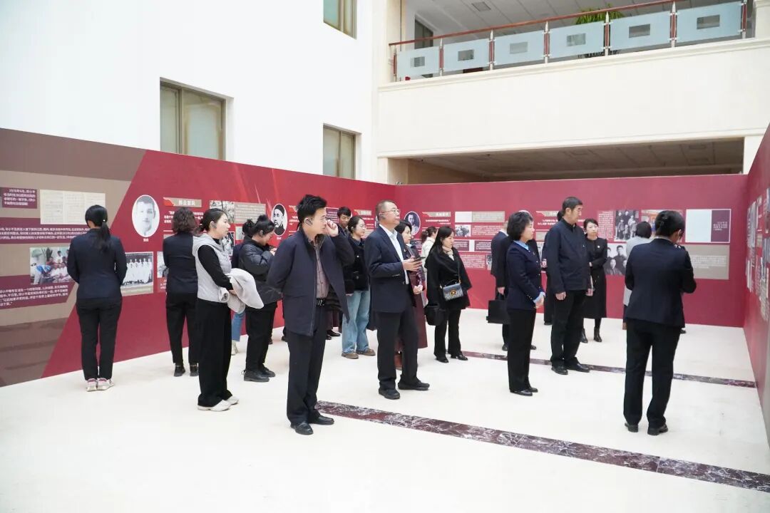 内蒙古文联与内蒙古档案馆联合开展主题党日活动 第5张