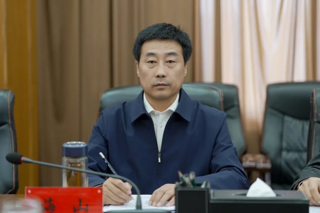 内蒙古文联党组理论学习中心组举行2025年第十一次集体学习 第4张