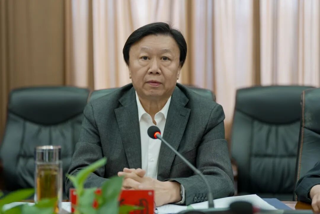 内蒙古文联党组理论学习中心组举行2025年第十一次集体学习 第2张