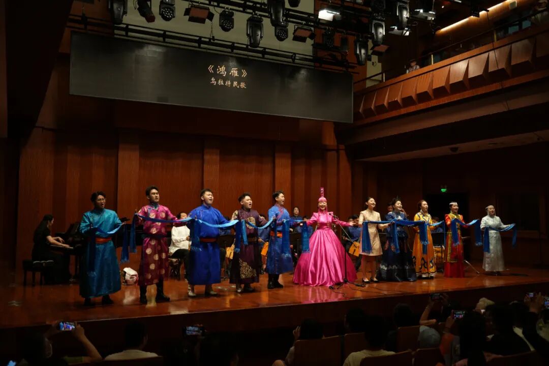 心中最美的歌——杭红梅草原风格歌曲独唱音乐会在上海成功举办！ 第2张