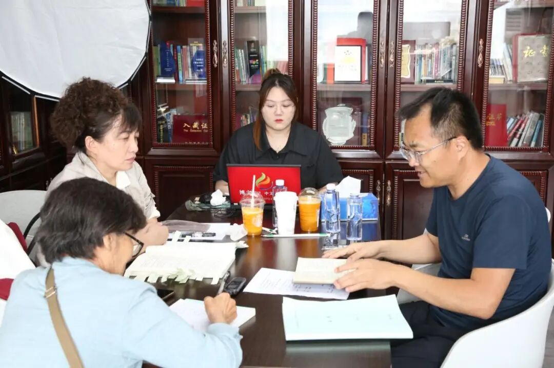 内蒙古作家协会2023年度 “内蒙古文学重点作品创作工程” 入选作品改稿会在作家出版社举行 第7张