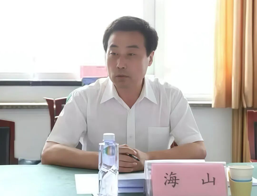 内蒙古作家协会2023年度 “内蒙古文学重点作品创作工程” 入选作品改稿会在作家出版社举行 第2张