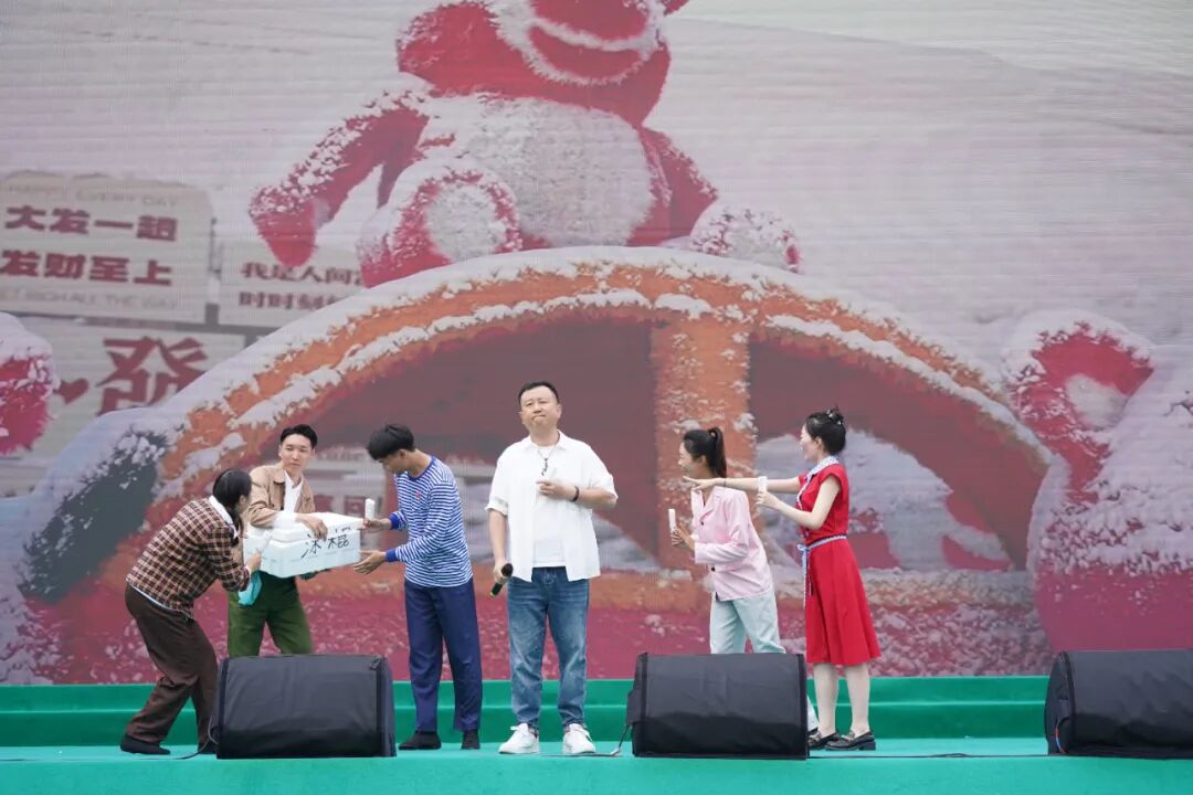 文艺评论 | 朱洪坤：村歌嘹亮”2025内蒙古村歌大擂台——北疆大地上本土美学实践唱响的音乐诗篇 第3张