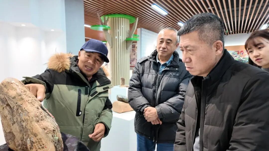 内蒙古民间文艺版权保护服务北疆行活动走进乌海 第2张