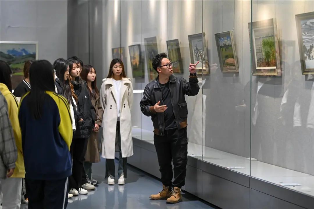 观展！作品来自中俄艺术家…… 第4张