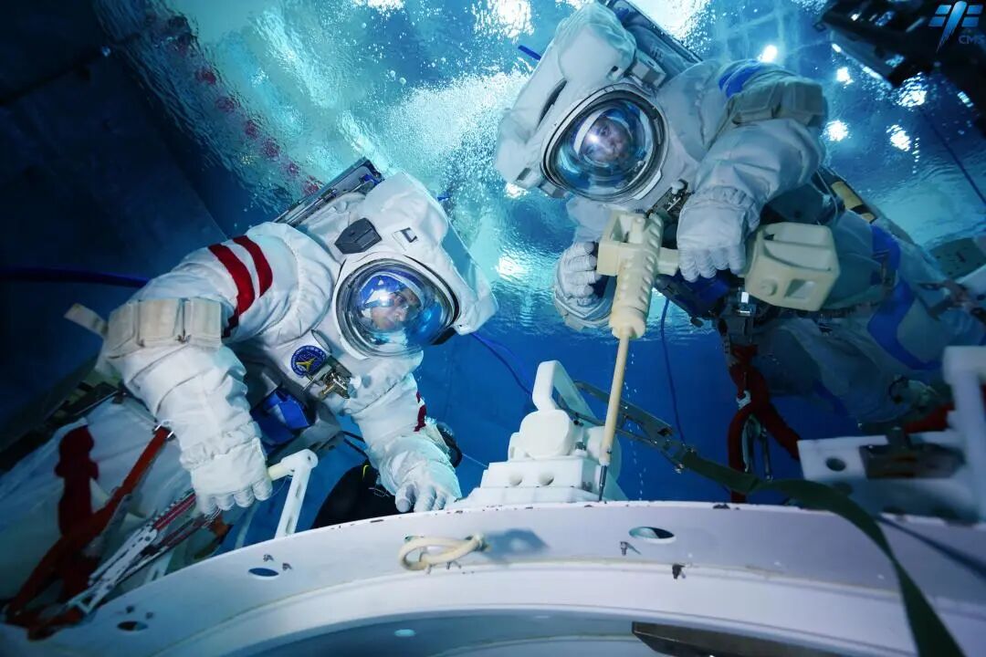 图集| 神舟十六号航天员乘组训练精彩瞬间