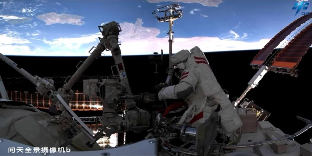 神二十乘组完成第二次出舱活动