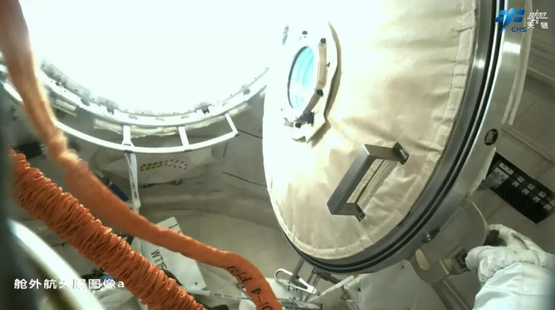 神二十乘组完成第二次出舱活动