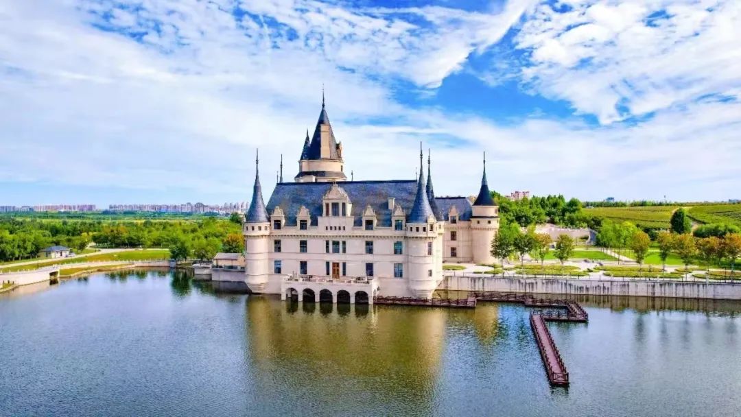 在烟期间,俄罗斯游客们将游览黄渤海新区金沙滩旅游度假区,磁山温泉