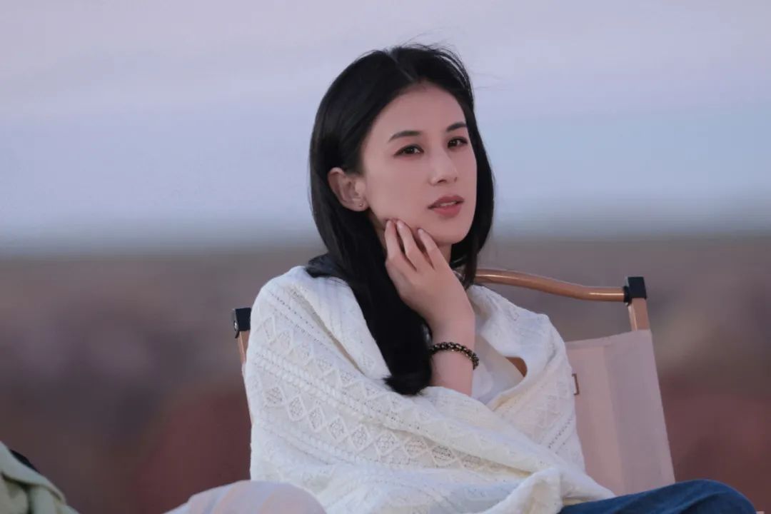 黄圣依向往进入下一段婚姻,黄圣依，在想离婚的第三年，终于对婚姻动手了