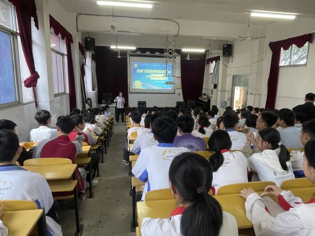 心理健康教育实践活动走进东湖中学和云住学校,都昌县人民政府,教育
