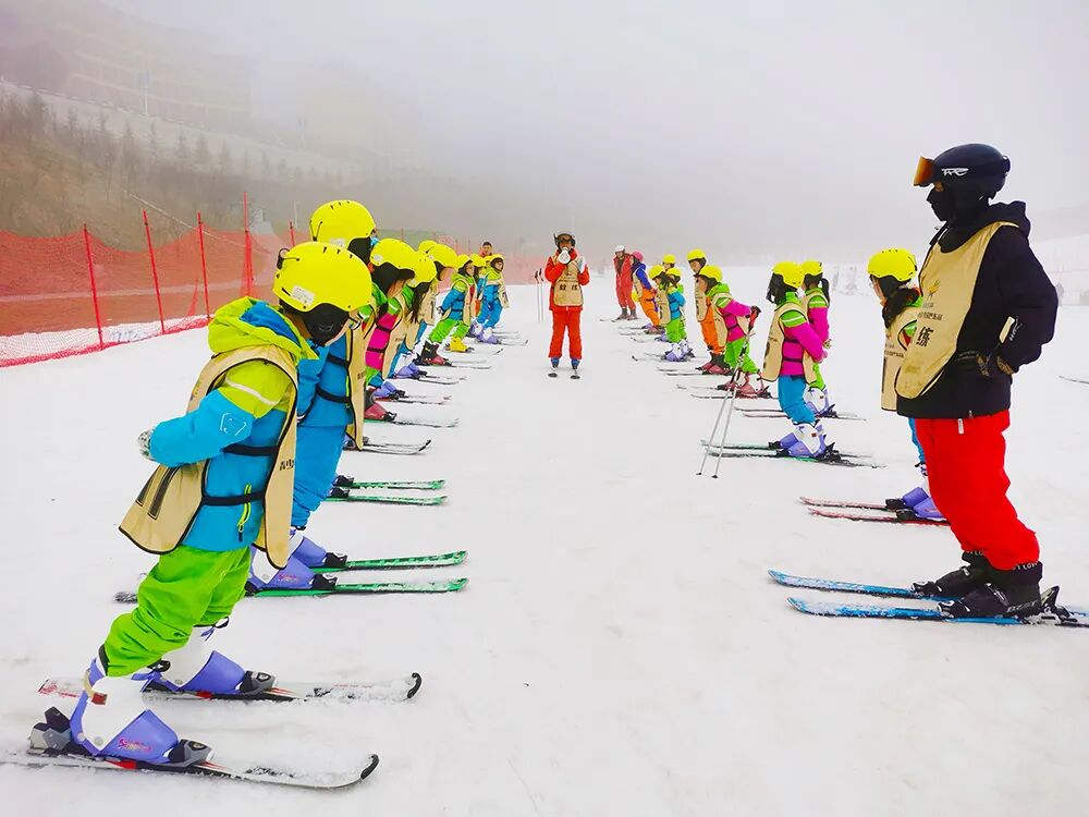 本次冬令营活动由省体育局,省教育厅主办,恩施州文化和旅游局,州教育