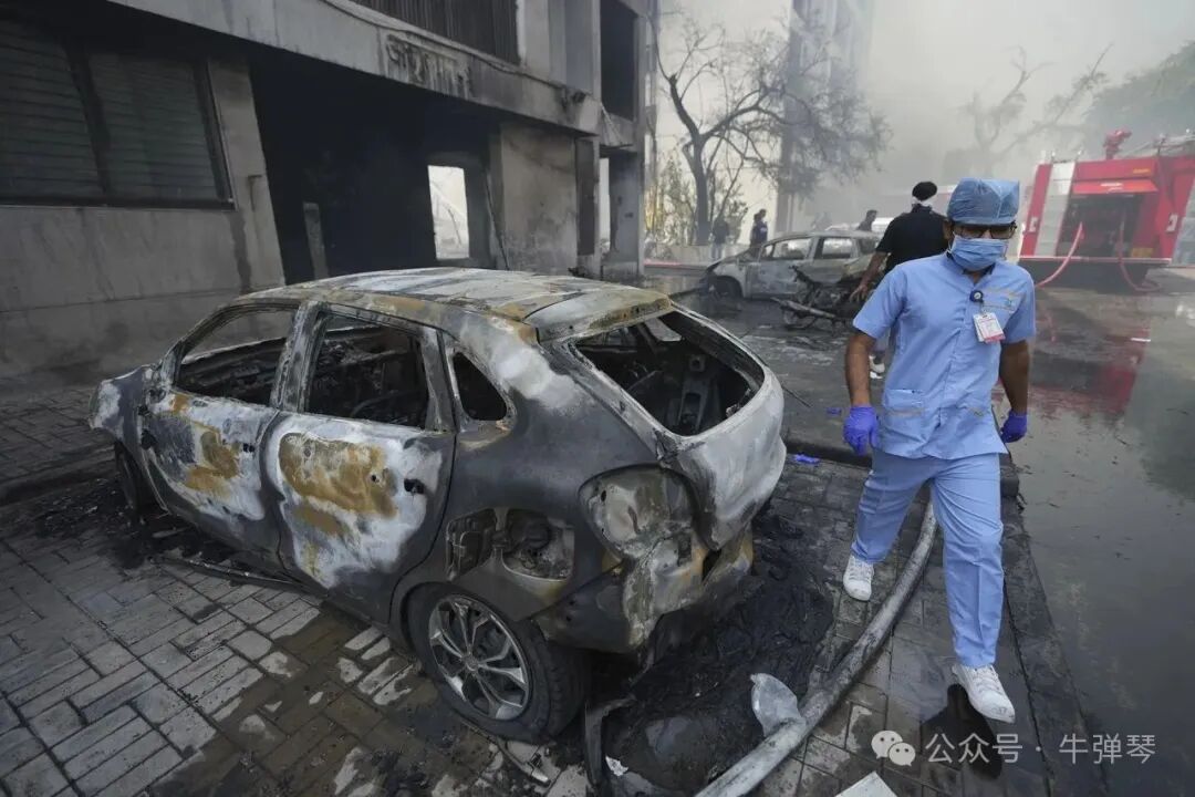 医务人员到现场。