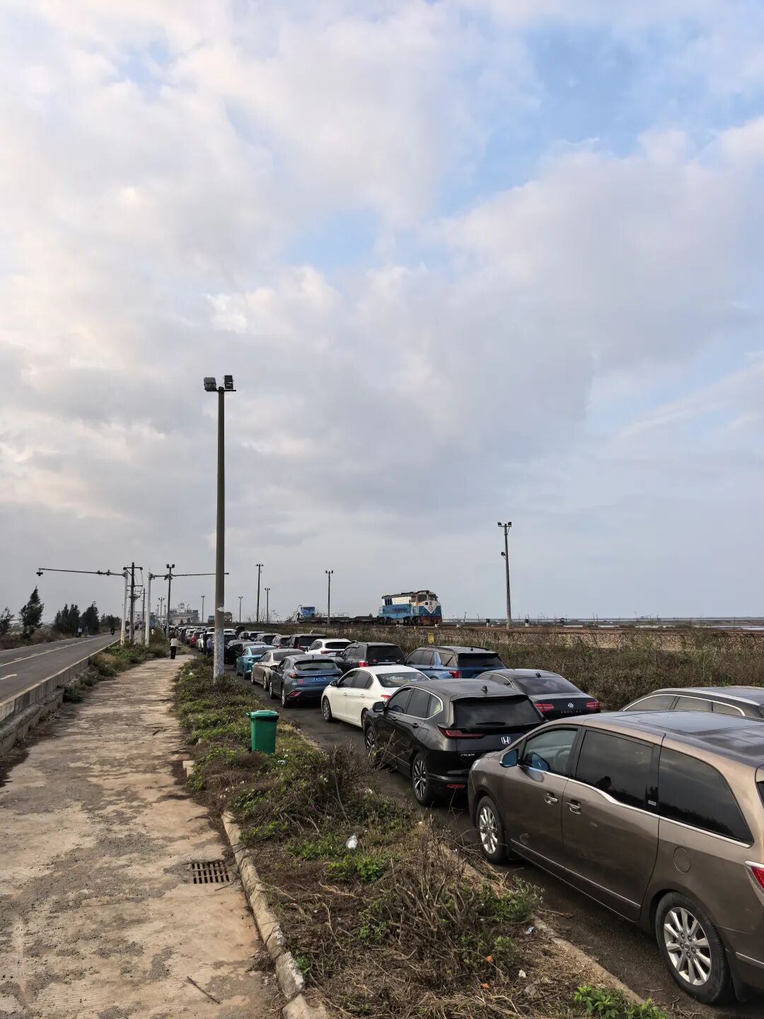 堵车长龙  受访者供图