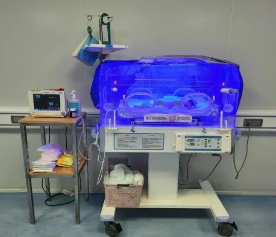 4006B光疗怎么用新生儿黄疸不用愁 白天治疗晚上回家——兴平妇幼新生儿日间光疗门诊新模式超安心_https://www.jmylbn.com_新闻资讯_第5张