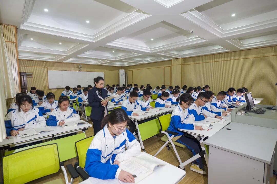 重磅消息云南省一级一等完全中学云南省云天化中学正面向全省招生