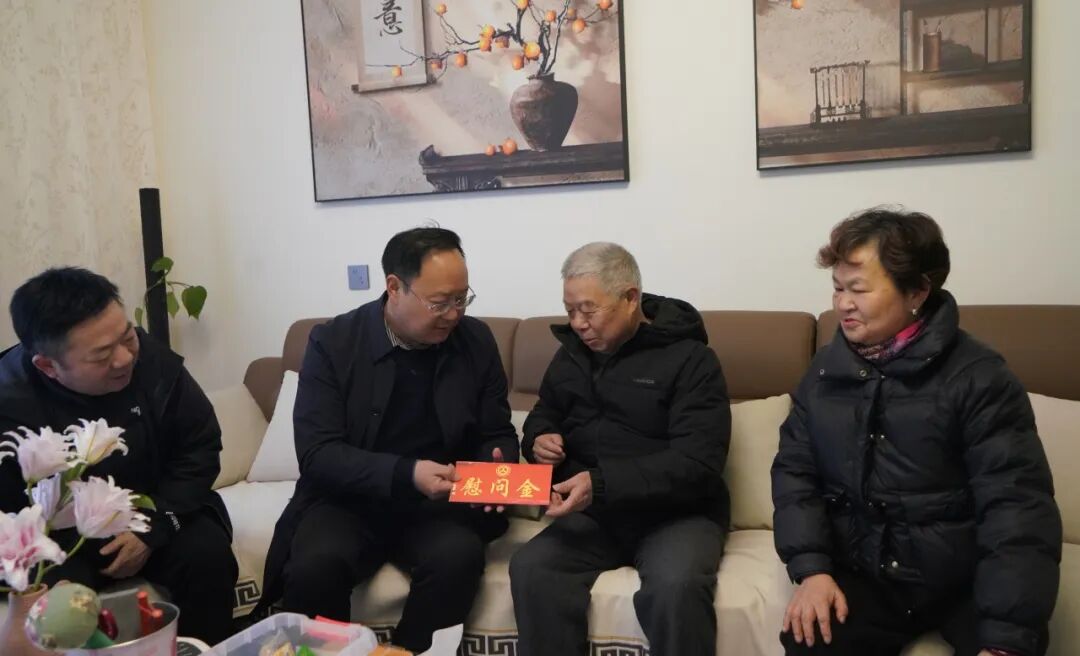 阿坝州老干部局_阿坝州公路管理局慰问离休老干部劳动模范_传承两路精神弘扬劳模精神