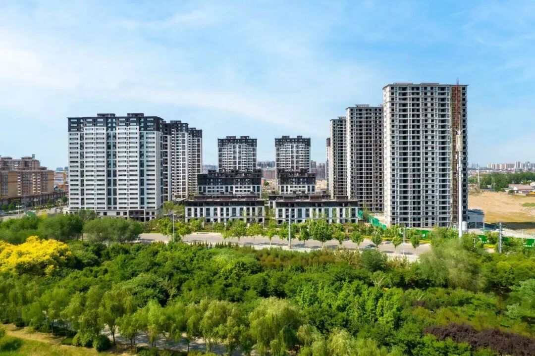 城市之光后的环境在购房前可以对小区进行实地考察而城市之光一期紫园