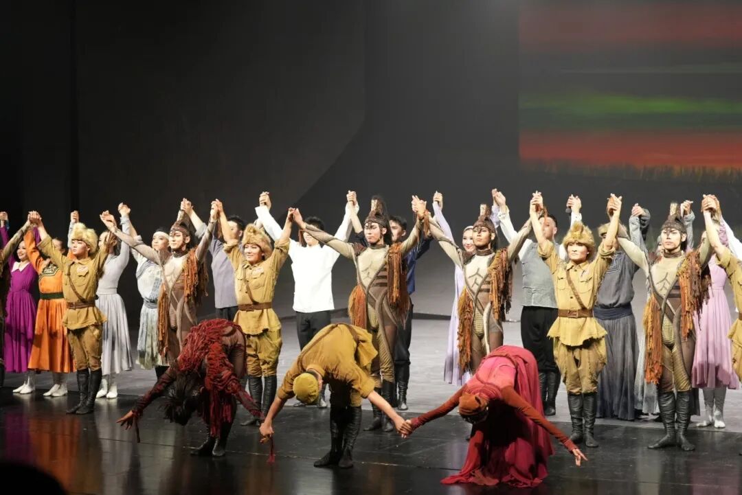 舞剧《骑兵》杭州首场演出圆满落幕 第2张