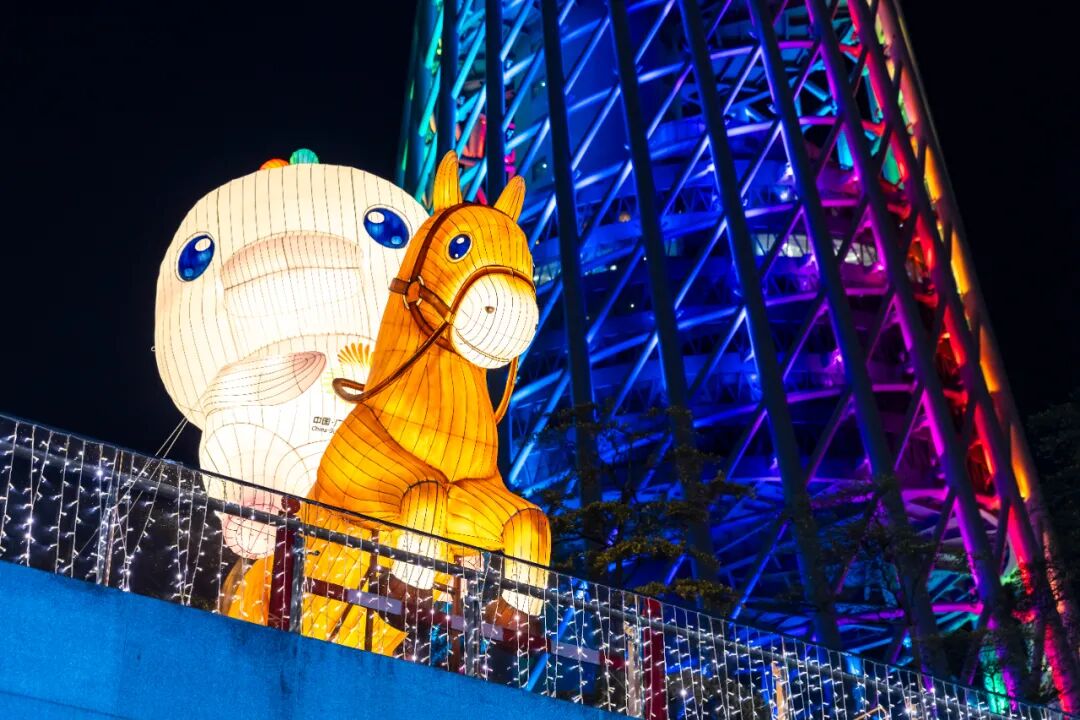 广州塔下，马术“喜洋洋”格外显眼。图/GZphotos