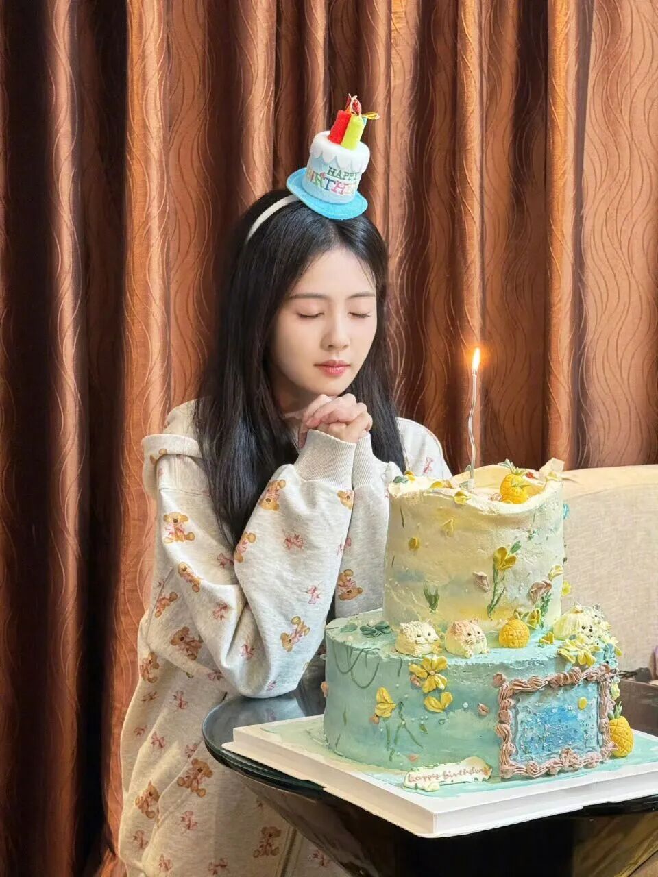 白鹿小声说累死了,白鹿的生日一课：接纳疲惫，然后更漂亮地反击