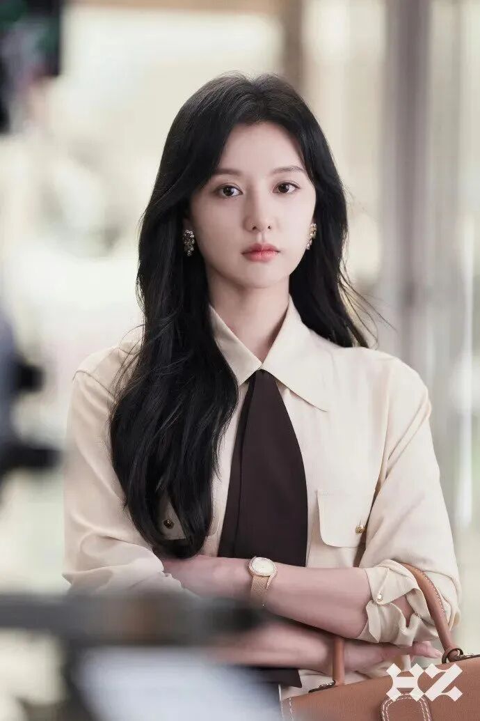 就不多分析她的穿搭了,直接上图吧,看着就赏心悦目啊.