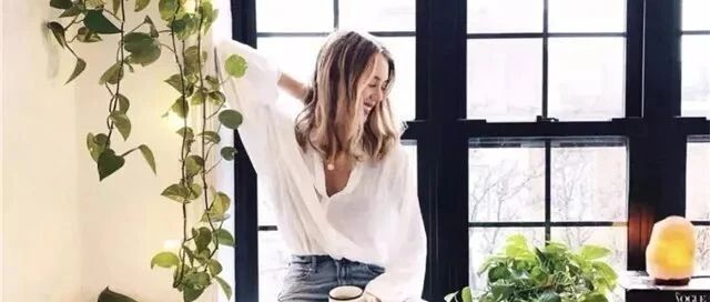 会穿白衬衫的女人，简直美的太！飒！了！