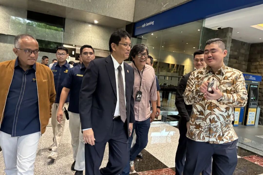 周三，财政部长普尔巴亚·尤迪·萨德瓦 (Purbaya Yudhi Sadewa) 在南雅加达 Menata IDN 总部会见 (14/1/2026)