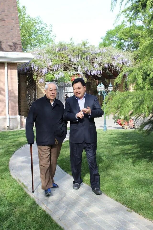 大家范曾最具争议的艺术大师