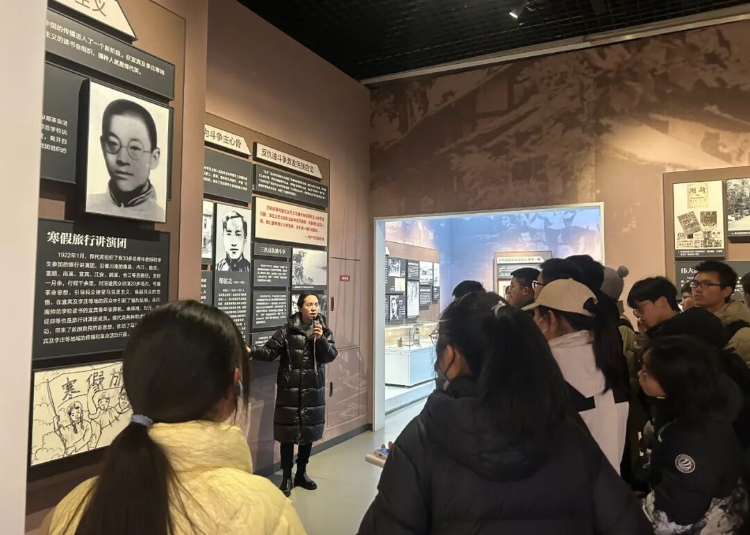 博物馆后,相继参观了营造学社纪念馆以及栗峰山庄.