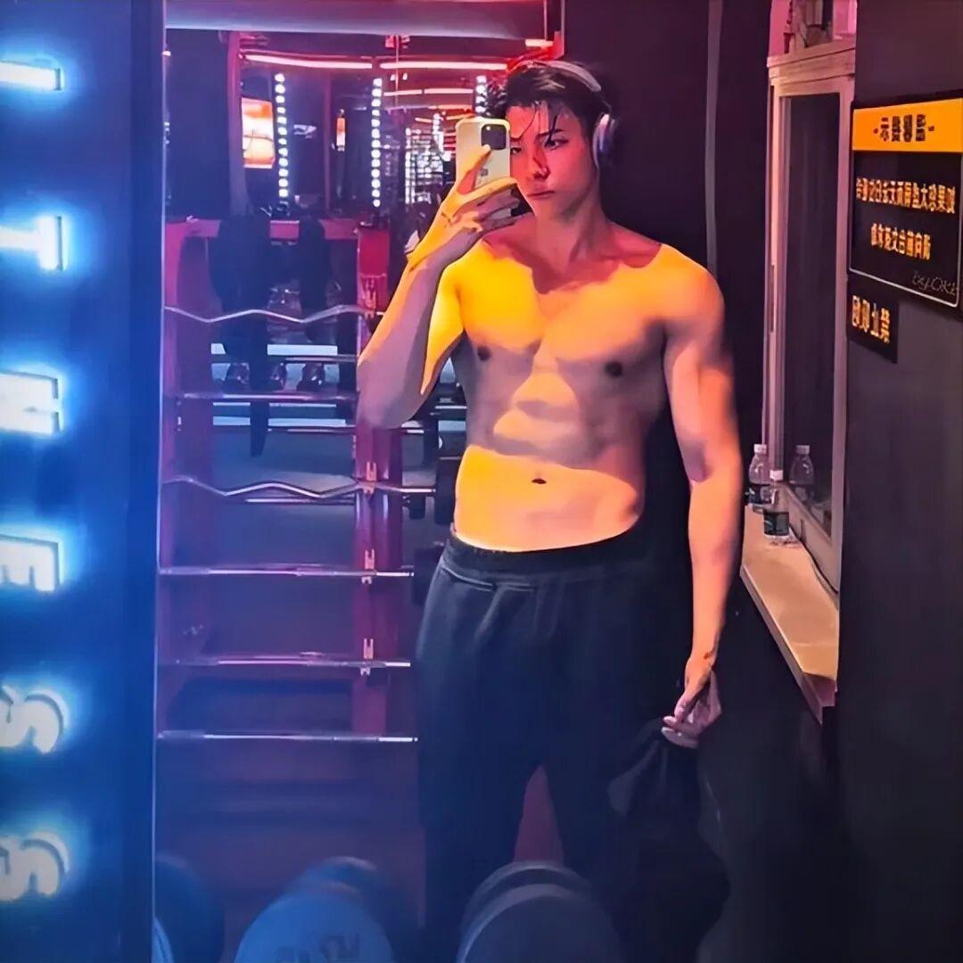 短剧赛道四大“顶流”：演技不输当红小生，一个更比一个帅！