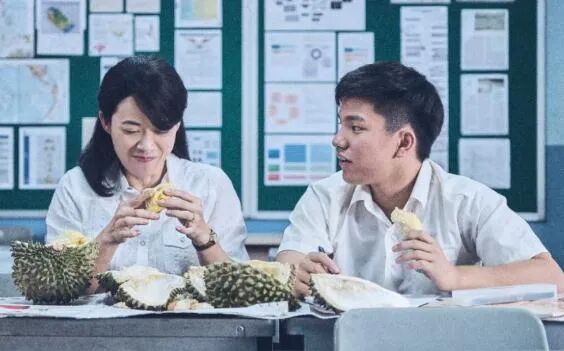 梦到女人流鼻血是什么预兆_中年流鼻血梦见女人怀孕_中年女人梦见自己流鼻血