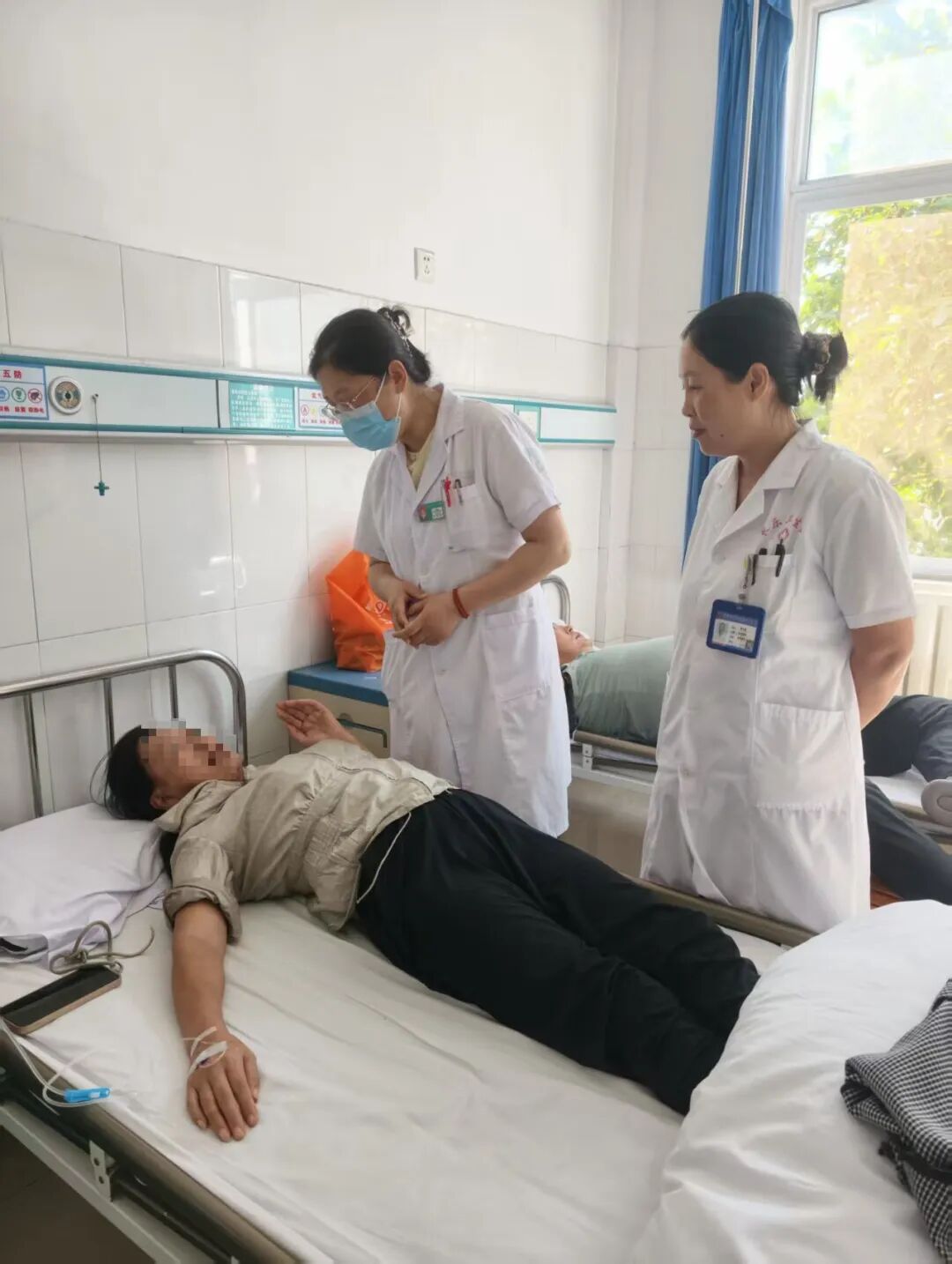 王培培主任在长乐卫生院教学查房1.jpg