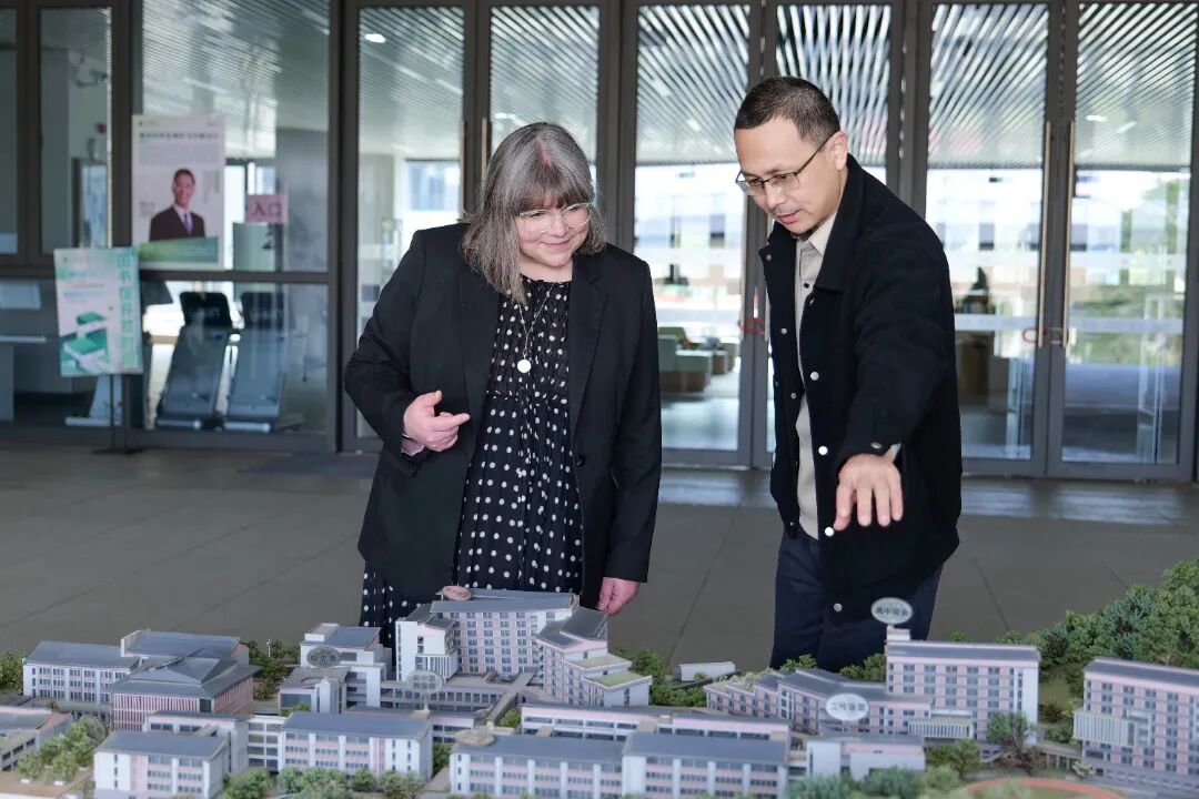 英国布洛赫特学校代表到访省实白云校区